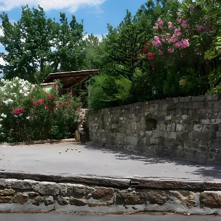 Les Lilas Piscine Partagee