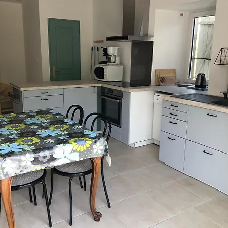 Apartment Les Lilas Piscine Partagee