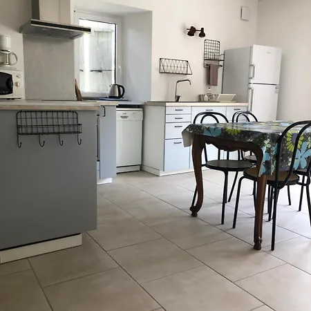 Les Lilas Piscine Partagee Apartment