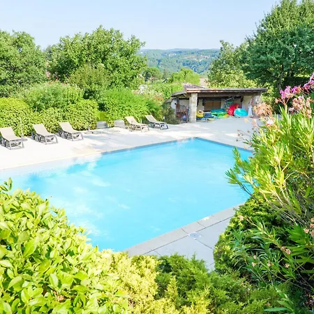 Les Lilas Piscine Partagee *